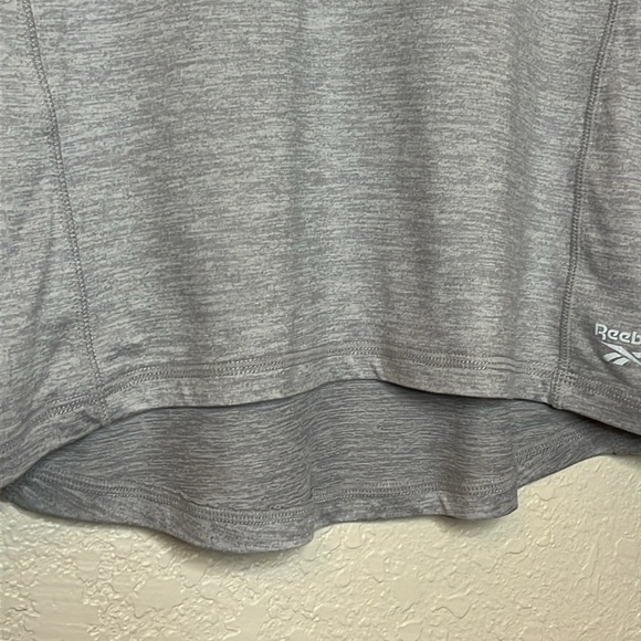 Reebok Gray 1/2 Zip Top Womens Size L All Around Vector Lightweight Soft Layer - Picture 3 of 15